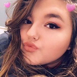 Meet your Posher, Alicia